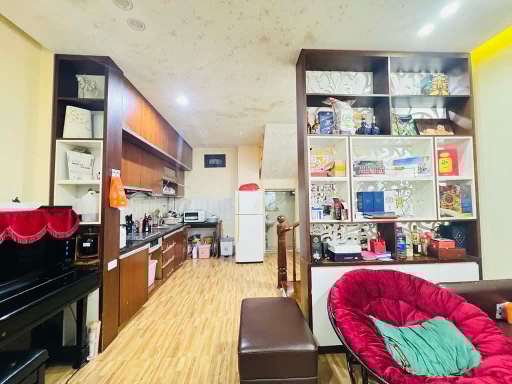 BÁN NHÀ ĐỘI CẤN - NGÕ NÔNG, GẦN PHỐ - NHÀ DÂN XÂY, KHUNG CỘT CHẮC CHẮN